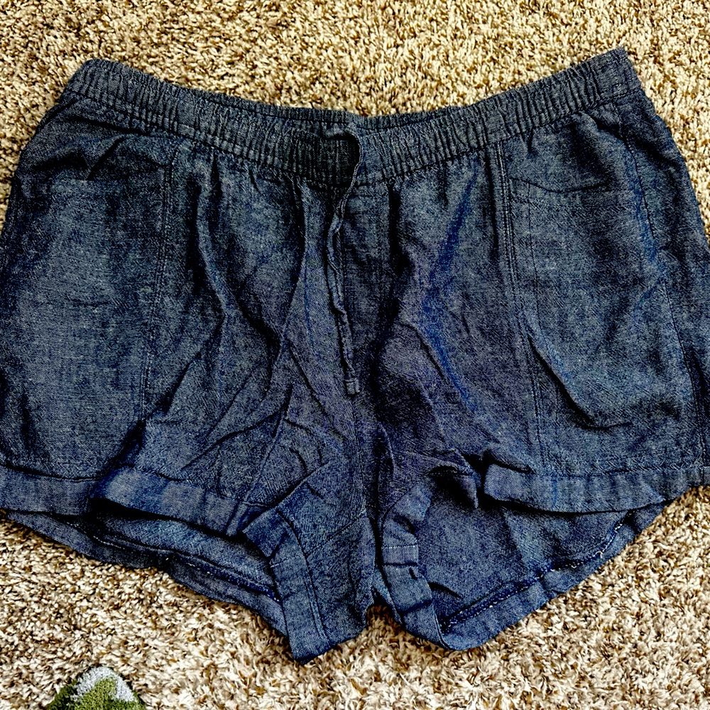 Never worn Old Navy Linen blue jean color size XL